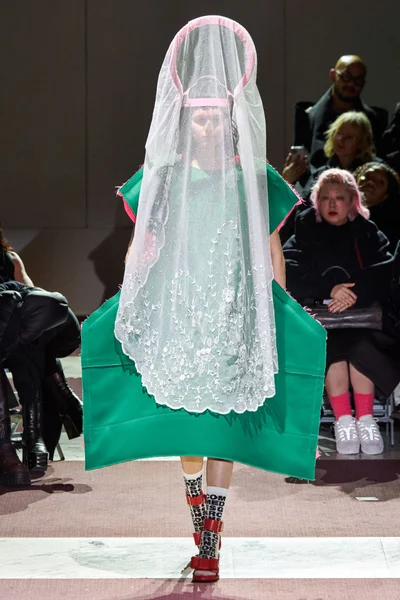 Look 15